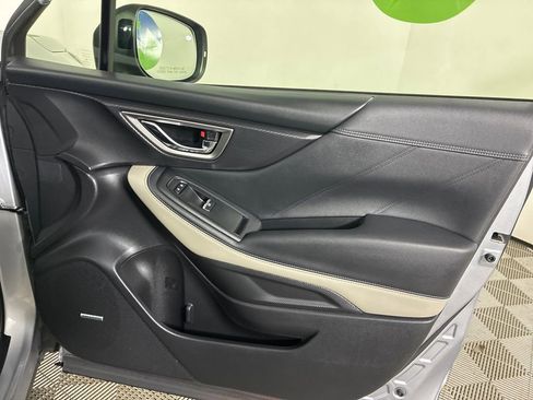 Used 2023 Subaru Forester Limited image 32