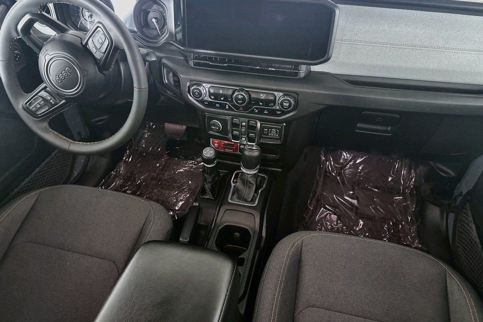 Used 2024 Jeep Wrangler Unlimited AWD/4WD image 6