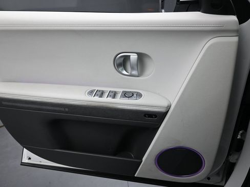 Used 2024 Hyundai Ioniq 5 Limited image 24