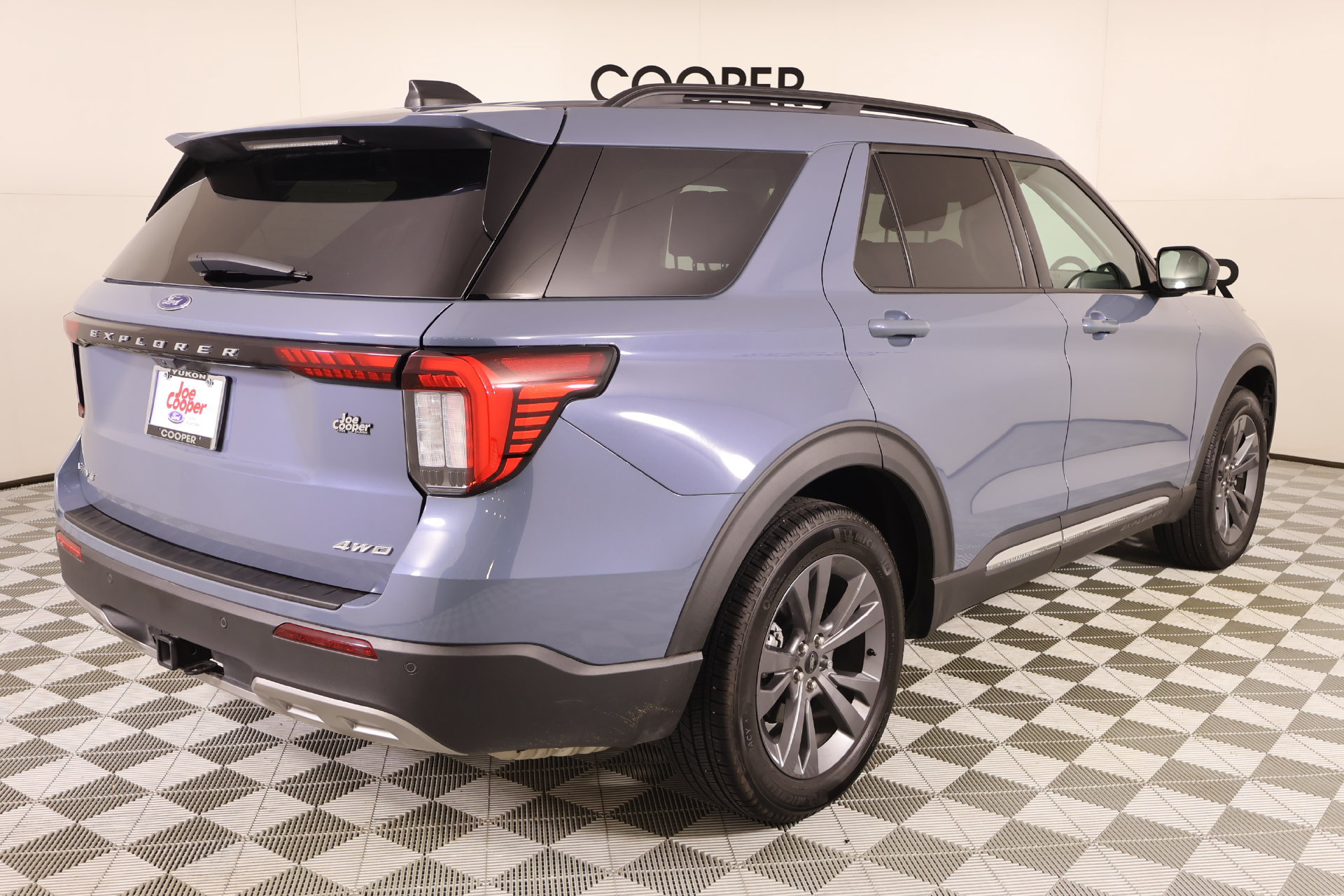 Used 2025 Ford Explorer Active w/ Active Comfort Package AWD/4WD image 22