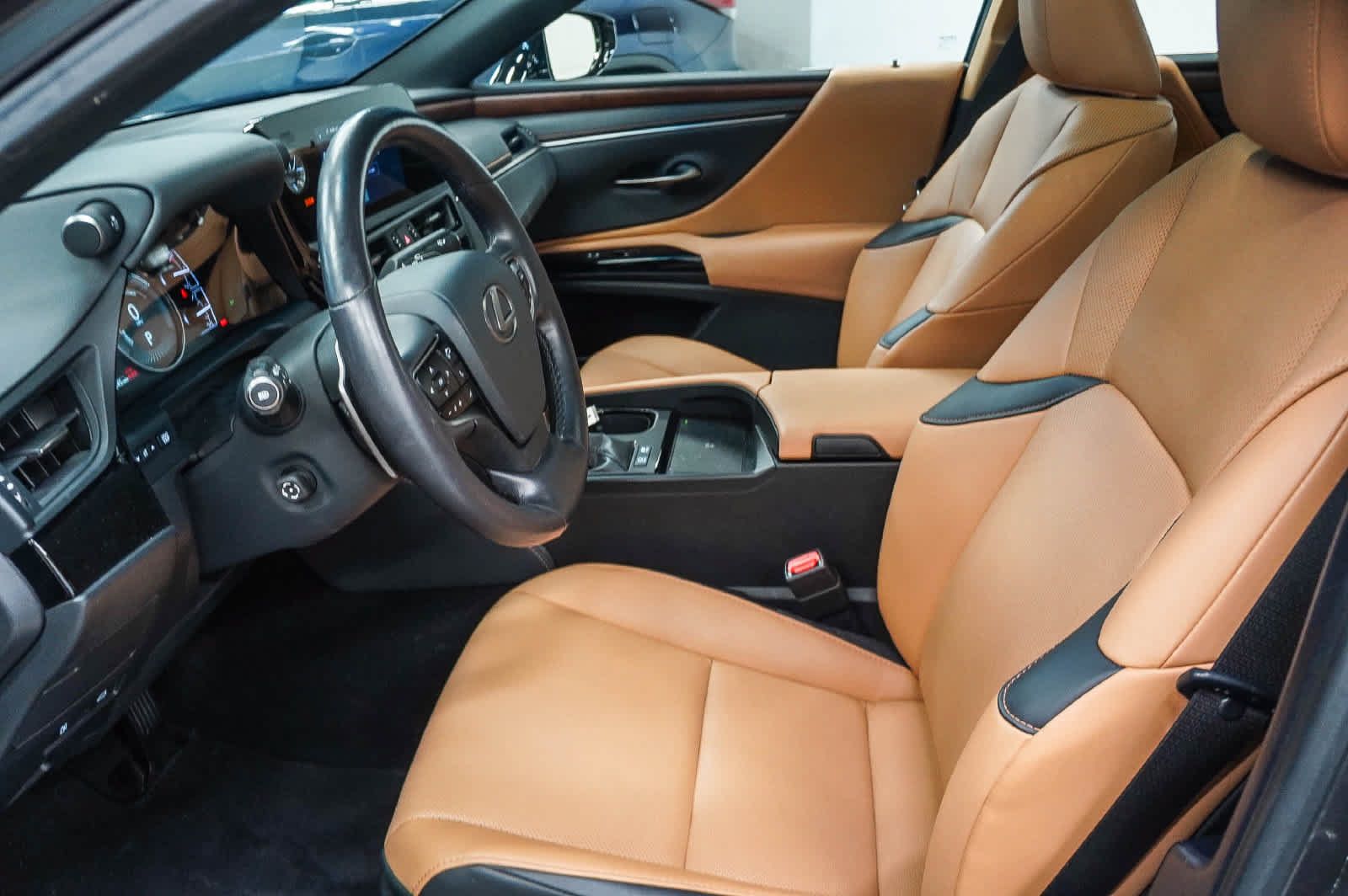 Used 2025 Lexus ES 300h w/ Premium Package FWD image 17