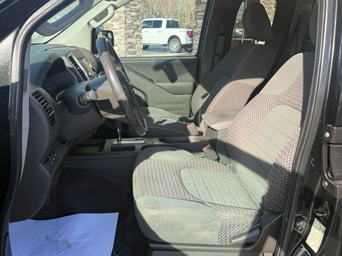 Used 2016 Nissan Frontier SV w/ SV Value Truck Package image 10