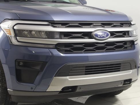 Used 2022 Ford Expedition XLT image 40