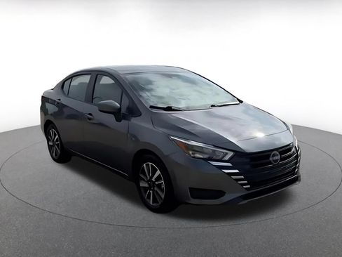 Used 2025 Nissan Versa SV FWD image 3