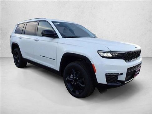 New 2025 Jeep Grand Cherokee L Limited w/ Black Appearance Package image 6