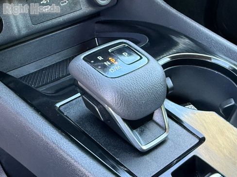 Used 2024 Nissan Rogue S image 25