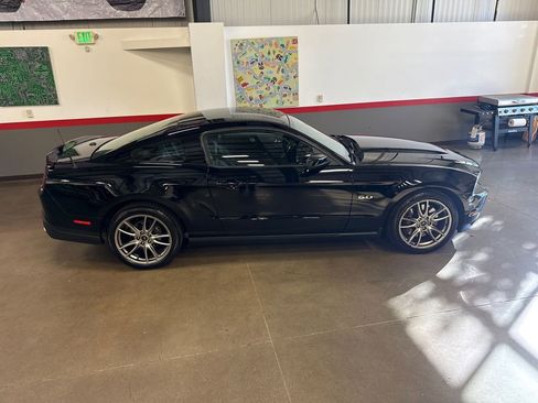 Used 2012 Ford Mustang GT Premium w/ Brembo Brake Pkg image 16