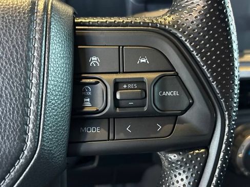 Used 2025 Toyota Tacoma SR5 AWD/4WD image 27