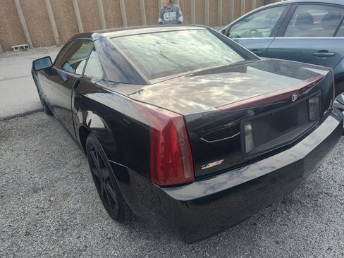Used 2004 Cadillac XLR image 32