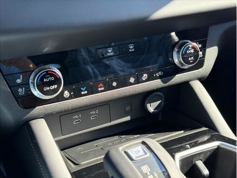New 2026 Mitsubishi Outlander SEL Black Edition FWD image 13