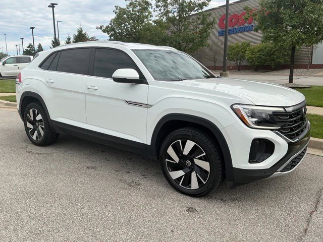 Used 2024 Volkswagen Atlas Cross Sport SE FWD image 2