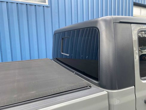 Used 2021 Jeep Gladiator Sport image 29