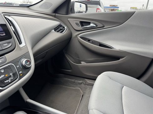 Certified 2021 Chevrolet Malibu LS image 15