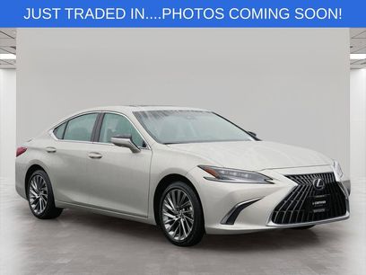 Certified 2025 Lexus ES 300h Ultra Luxury w/ Accessory Package (Z2)