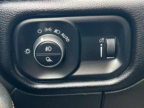 Used 2024 RAM 3500 Big Horn image 32