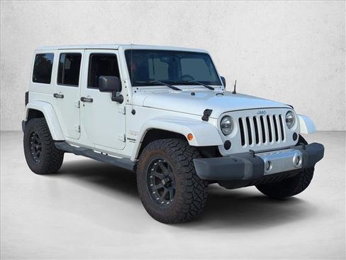 Used 2015 Jeep Wrangler Unlimited Sahara w/ Max Tow Package image 3