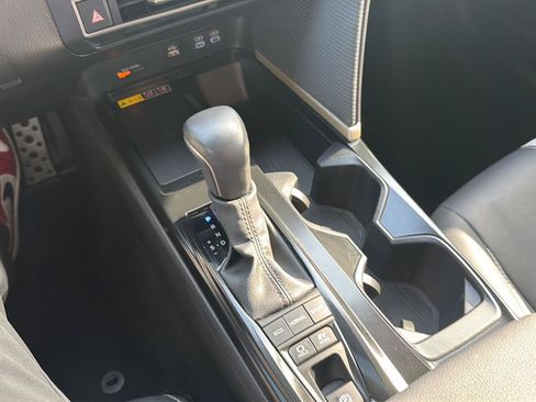 Used 2025 Toyota Camry SE w/ Convenience Package FWD image 23