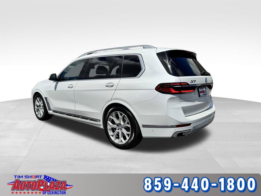 Used 2025 BMW X7 xDrive40i AWD/4WD image 2
