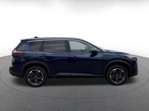 Used 2025 Nissan Rogue SV AWD/4WD image 15