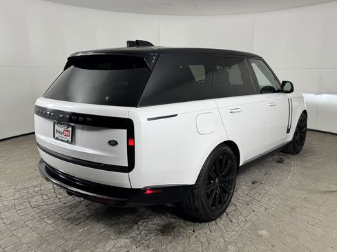 Used 2023 Land Rover Range Rover SE image 8