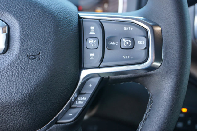 Used 2026 RAM 2500 Laramie AWD/4WD image 32