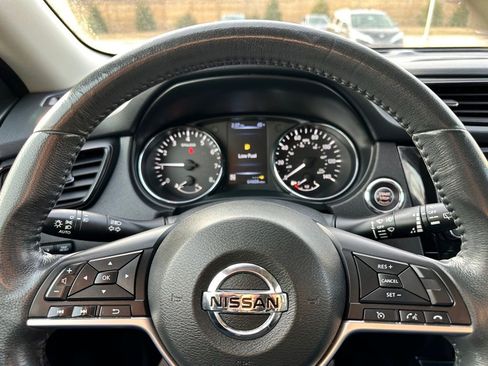 Used 2017 Nissan Rogue SL w/ SL Premium Package image 26