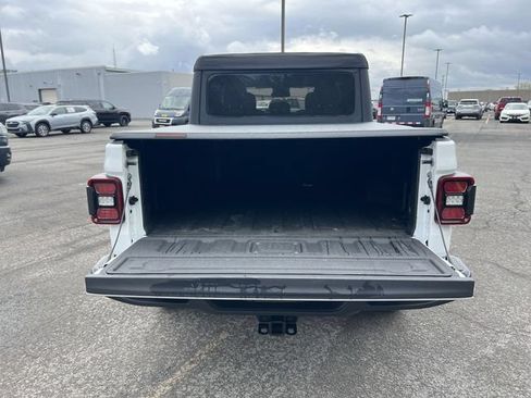 Used 2025 Jeep Gladiator Sport AWD/4WD image 32