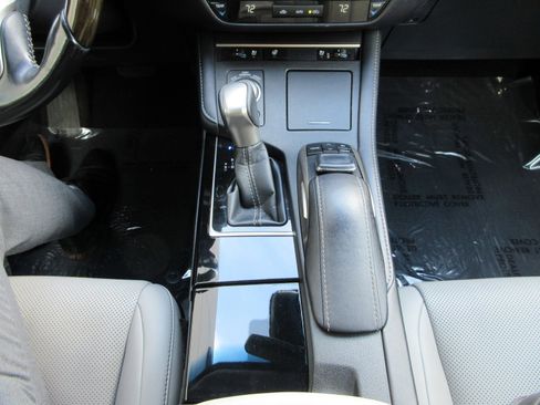 Used 2017 Lexus ES 350 w/ Navigation System Package FWD image 51