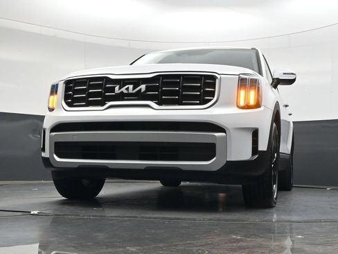 Used 2025 Kia Telluride S FWD image 47