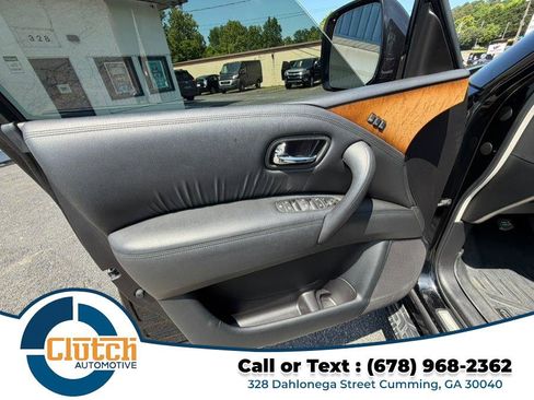Used 2014 INFINITI QX80 4WD Luxe w/ Theater Package image 11