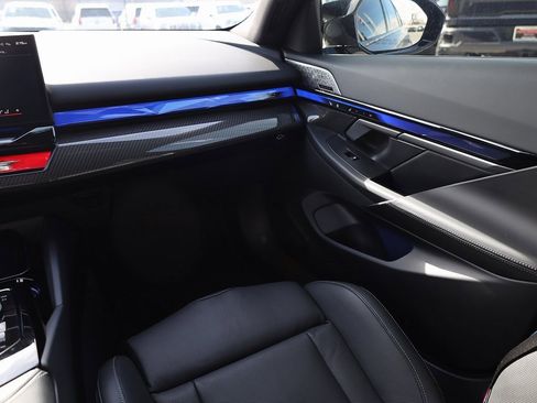 Used 2025 BMW M5 w/ Carbon Package image 20