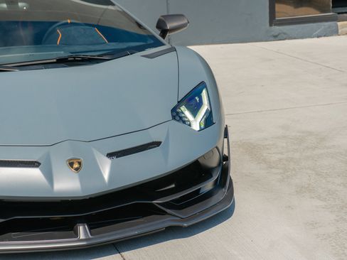 Used 2019 Lamborghini Aventador SVJ AWD/4WD image 28