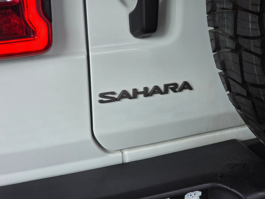 Used 2025 Jeep Wrangler Unlimited Sahara AWD/4WD image 14