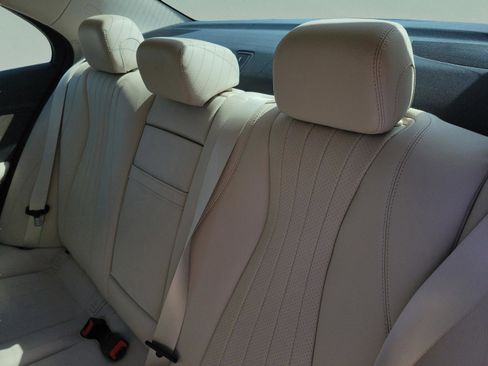 Used 2022 Mercedes-Benz E 350 4MATIC Sedan image 8