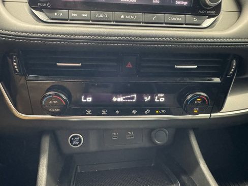 Used 2022 Nissan Rogue SV FWD image 36