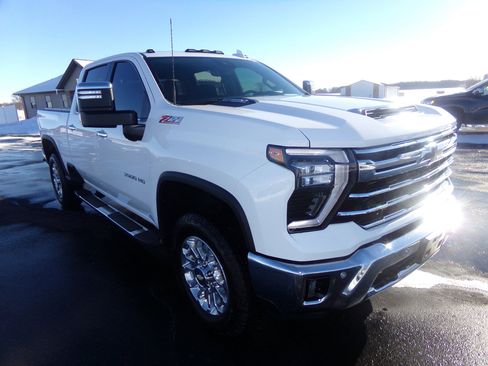 Used 2024 Chevrolet Silverado 3500 LTZ w/ LTZ Premium Package image 6