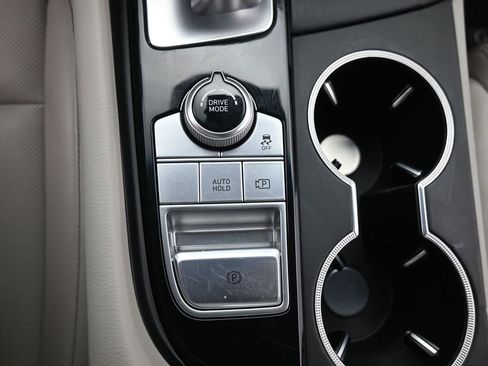 Used 2023 Genesis G70 2.0T image 12