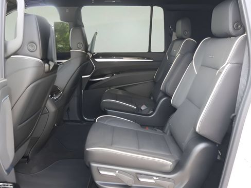 New 2026 Cadillac Escalade ESV Sport w/ LPO, ONYX Package AWD/4WD image 13