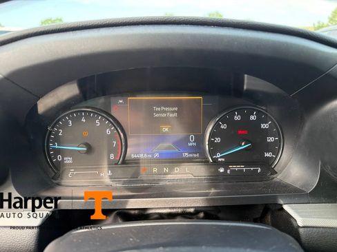 Used 2021 Ford Explorer XLT w/ Equipment Group 202A AWD/4WD image 17
