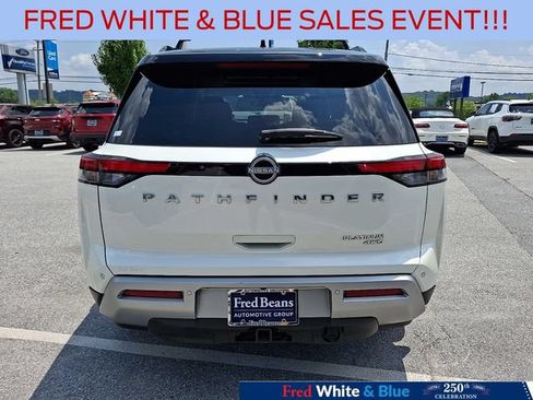 Used 2024 Nissan Pathfinder Platinum w/ Cargo Package AWD/4WD image 9