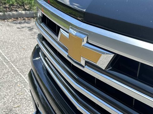 Certified 2023 Chevrolet Silverado 1500 High Country AWD/4WD image 10