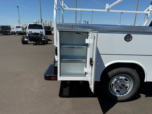 New 2026 Ford F350 XL w/ XL Chrome Package RWD image 9