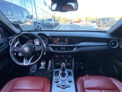 Used 2022 Alfa Romeo Stelvio Veloce image 15