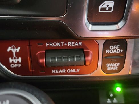 Used 2024 Jeep Wrangler Rubicon w/ Convenience Group image 25