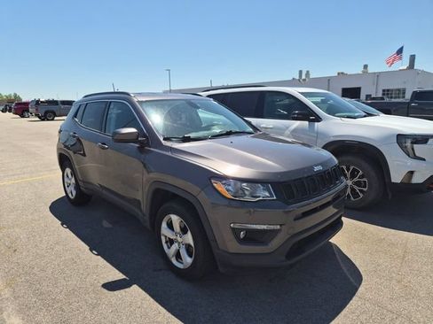Used 2020 Jeep Compass Latitude w/ Cold Weather Group AWD/4WD image 3