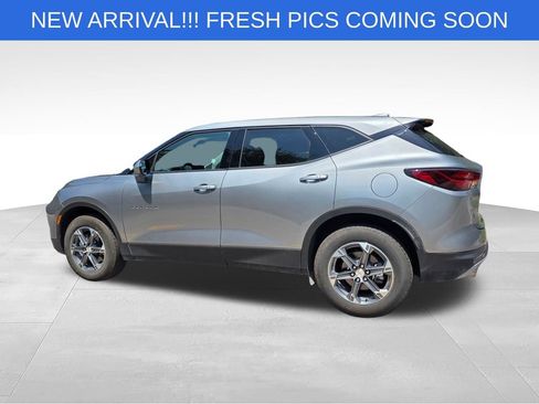 Used 2025 Chevrolet Blazer LT FWD image 4