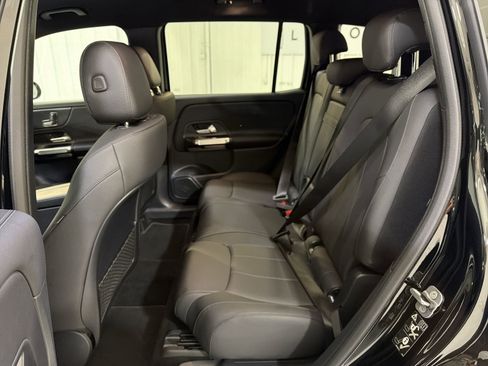 Used 2025 Mercedes-Benz GLB 250 image 23
