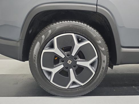 Used 2023 Rivian R1S Adventure AWD/4WD image 12