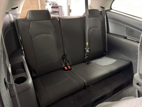 Used 2016 Chevrolet Traverse LT image 13