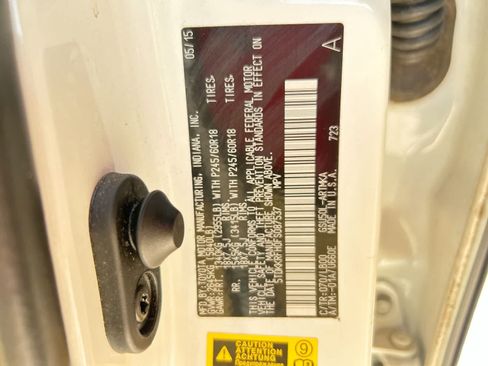Used 2015 Toyota Highlander XLE FWD image 2